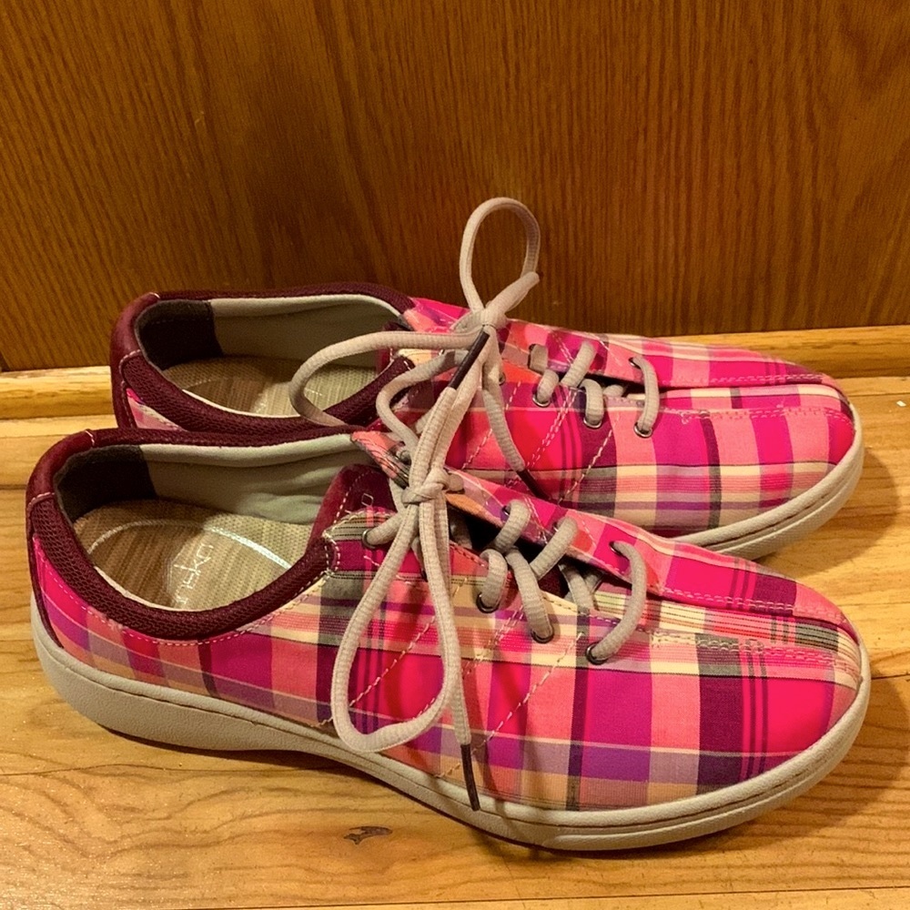 Dansko Brandi SIZE EU 40 US 10 pink plaid lace up tennies sneakers barely worn!